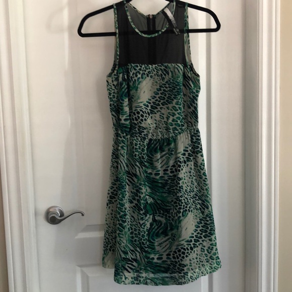 🌸Kensie Green print dress - Picture 2 of 7